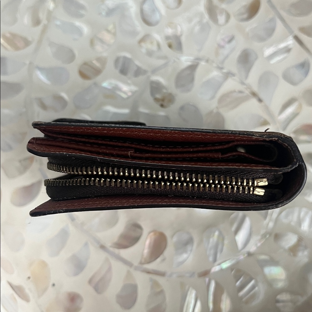 Louis Vuitton Monogram Wallet - Picture 10 of 11